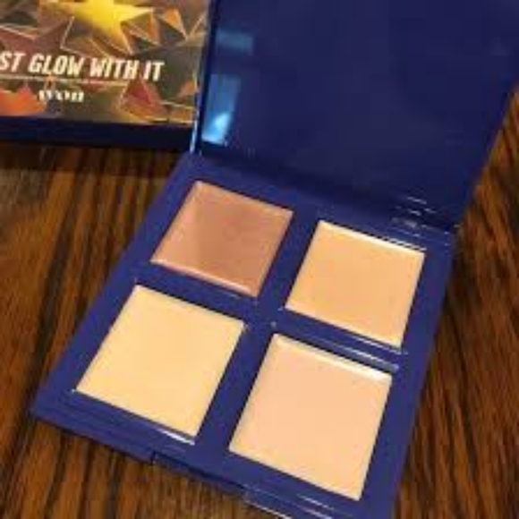 AVON Highlighter Palette Just Glow With It - Picture 8 of 9